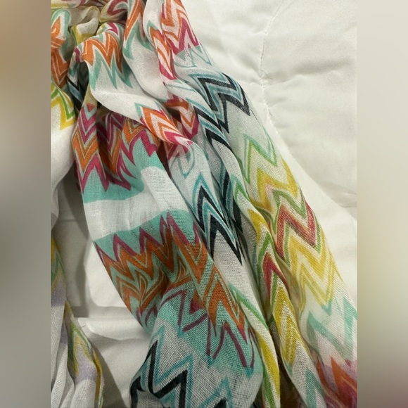 Women Scarf 🧣 - Picture 2 of 2